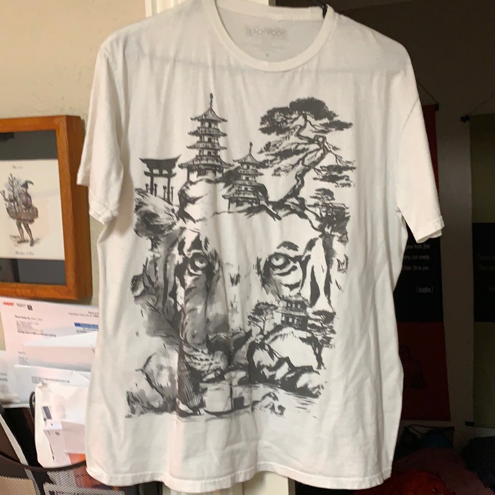 White and black T-Shirt size medium